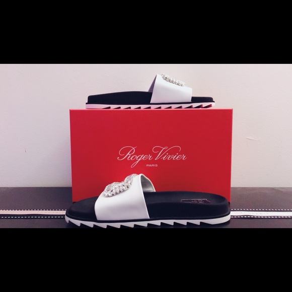 Roger Vivier Slidy Viv Strass Buckle Flat Sandals - Picture 4 of 8